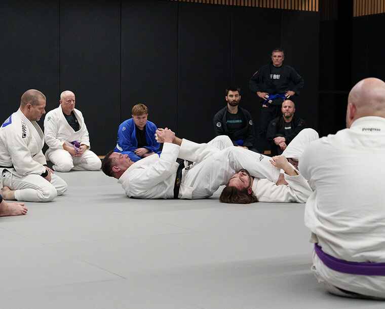 About us - Armbar